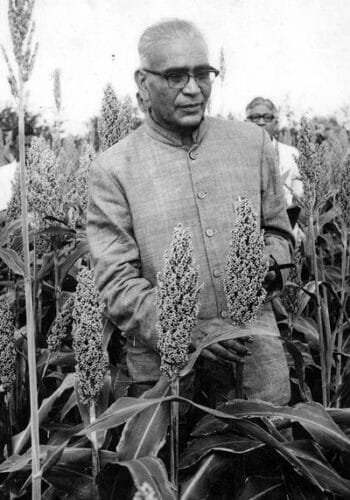 वसंतराव फुलसिंग नाईक यांच्या बद्दल संपूर्ण माहिती 3 वसंतराव फुलसिंग नाईक यांच्या बद्दल संपूर्ण माहिती