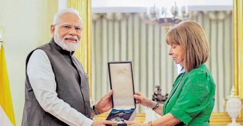 चालू घडामोडी : 27 ऑगस्ट 2023 9 पंतप्रधान नरेंद्र मोदी यांना ग्रीसच्या राष्ट्रपतींनी ‘ग्रँड क्रॉस ऑफ द ऑर्डर ऑफ ऑनर’ पुरस्कार केला प्रदान